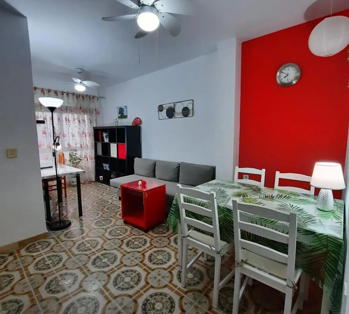 Habitaciones En Mi Piso Del Centro De Huelva contacts